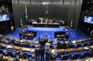 Comissão do Senado rejeita texto da reforma trabalhista  