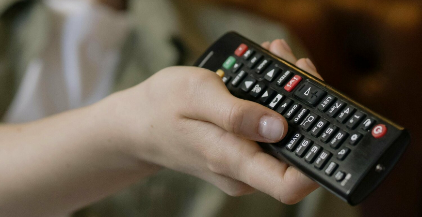 Comédia, drama e um mundo distópico: confira 10 séries que retratam o ambiente de trabalho