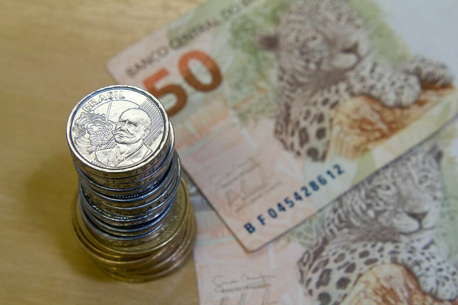 Apenas 11% dos brasileiros conseguiram aumento salarial em 2024, aponta estudo