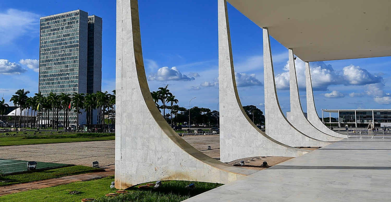 STF confirma inclusão de ISS, PIS e Cofins na base de cálculo do ISS