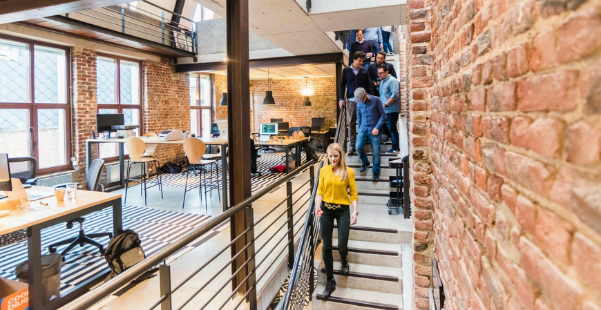 Três em cada dez profissionais brasileiros acreditam que seu ambiente de trabalho é inclusivo, revela pesquisa