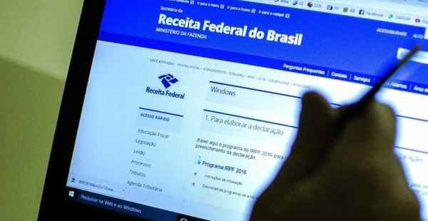 Receita paga hoje 2º lote de restituição do Imposto de Renda 2018