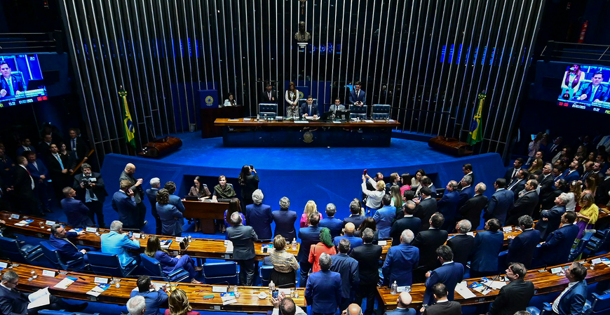 Votação sobre saque do FGTS por nascimento ou adoção de filhos é adiada