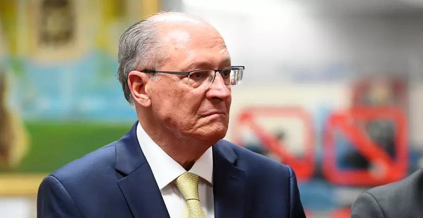 Governo estuda o lançamento do Desenrola  para empresas, diz Alckmin