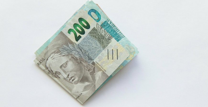 O caixa não espera e o varejo precisa parar de fingir que espera