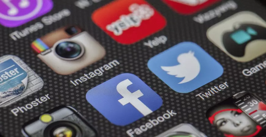 Apenas 6% dos que usam redes sociais como buscador confiam totalmente nas informações que encontram