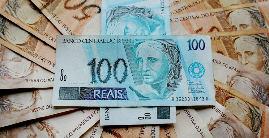  Três em cada dez empresas planejam dar aumento real salarial em 2025, revela pesquisa da Michael Page  
