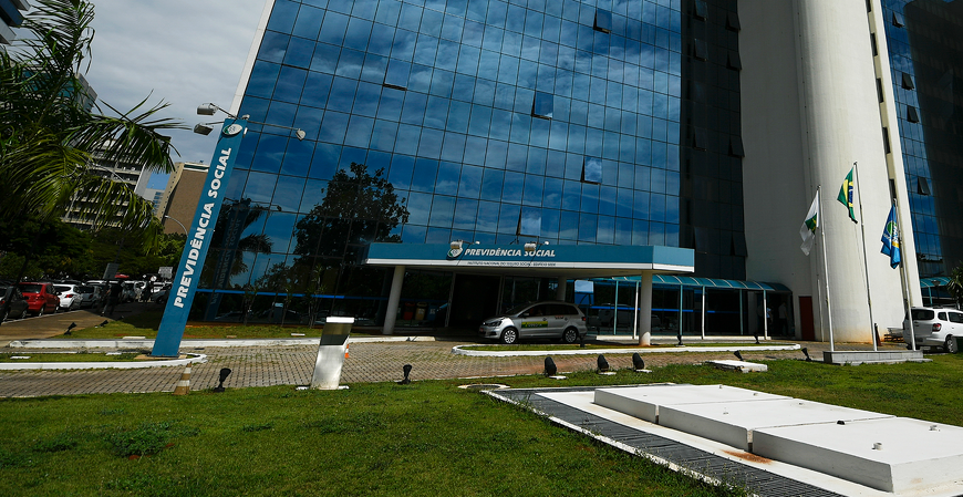 Greve do INSS: órgão orienta beneficiários a usarem serviços digitais nesse período