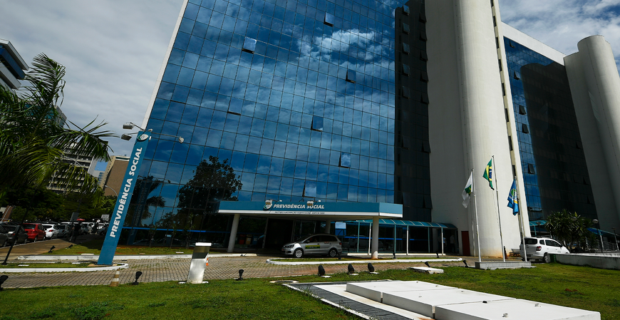 Governo suspende bloqueio de benefícios do INSS por falta de prova de vida