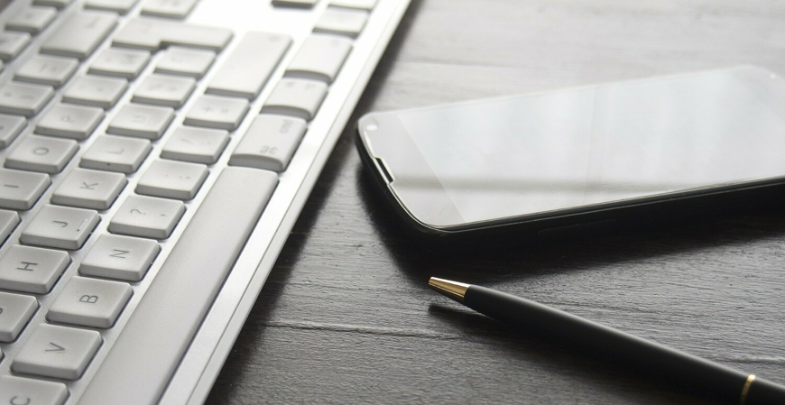 Pesquisa aponta genAI e apps pessoais como grandes riscos para o setor financeiro