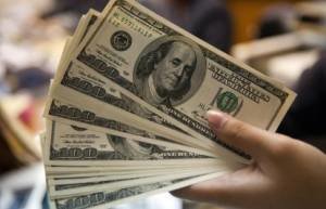 Escalada do dólar impacta dívida de empresas brasileiras, que subiu R$ 61 bi desde junho