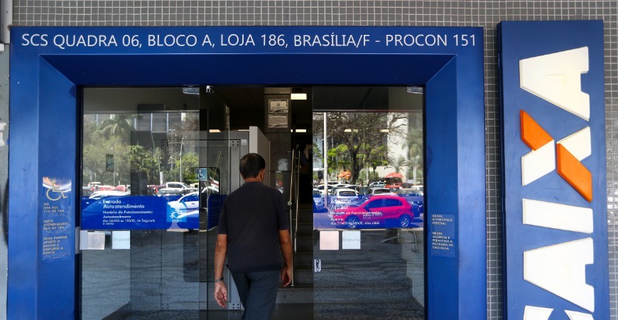 Caixa suspende temporariamente contratações do empréstimo do Auxílio Brasil