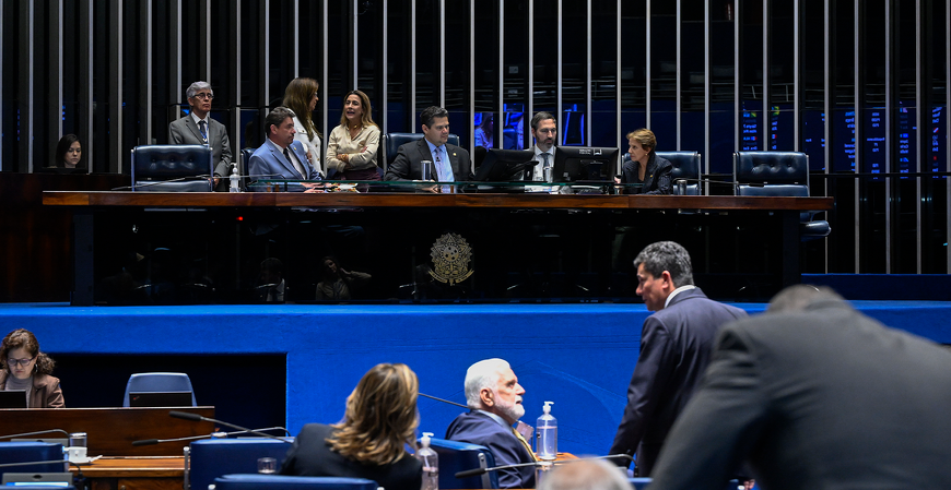 Impasse sobre transição trava PEC da escala 6x1 na Câmara