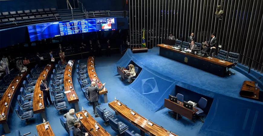Câmara dos Deputados aprova PL do Desenrola Brasil e teto no crédito rotativo