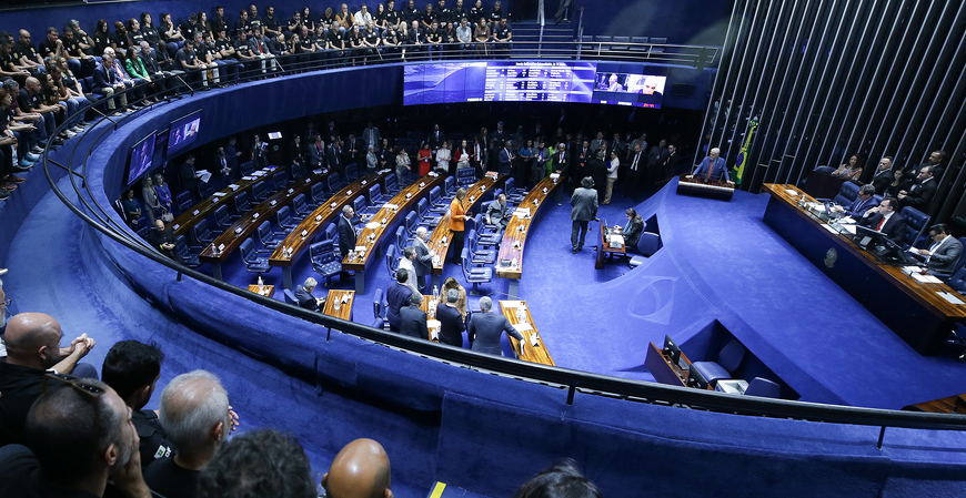 Mudanças no BPC e no salário mínimo são debatidas como parte do pacote fiscal