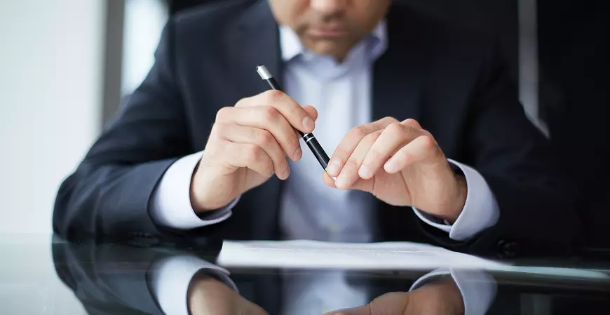 Cláusulas de clawback e o contrato de trabalho