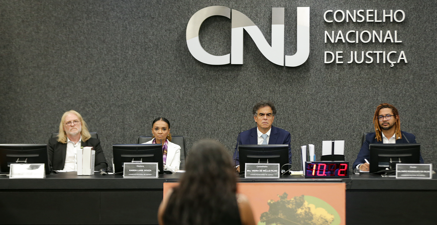 Judiciário brasileiro adota normas para inteligência artificial generativa