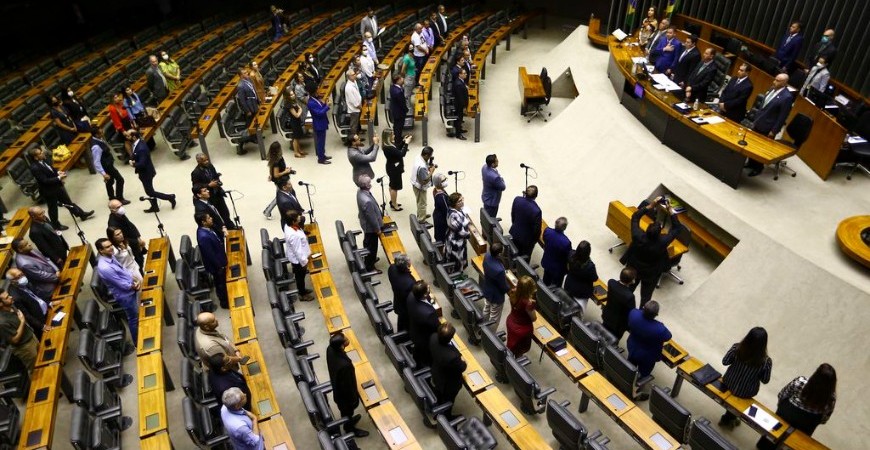 Comissão da Câmara aprova extensão da validade de certidão negativa de ME durante pandemia