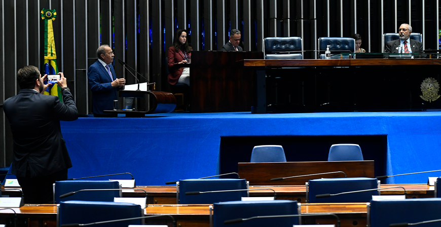 Câmara debate isenção de IR e relator propõe ampliar desconto
