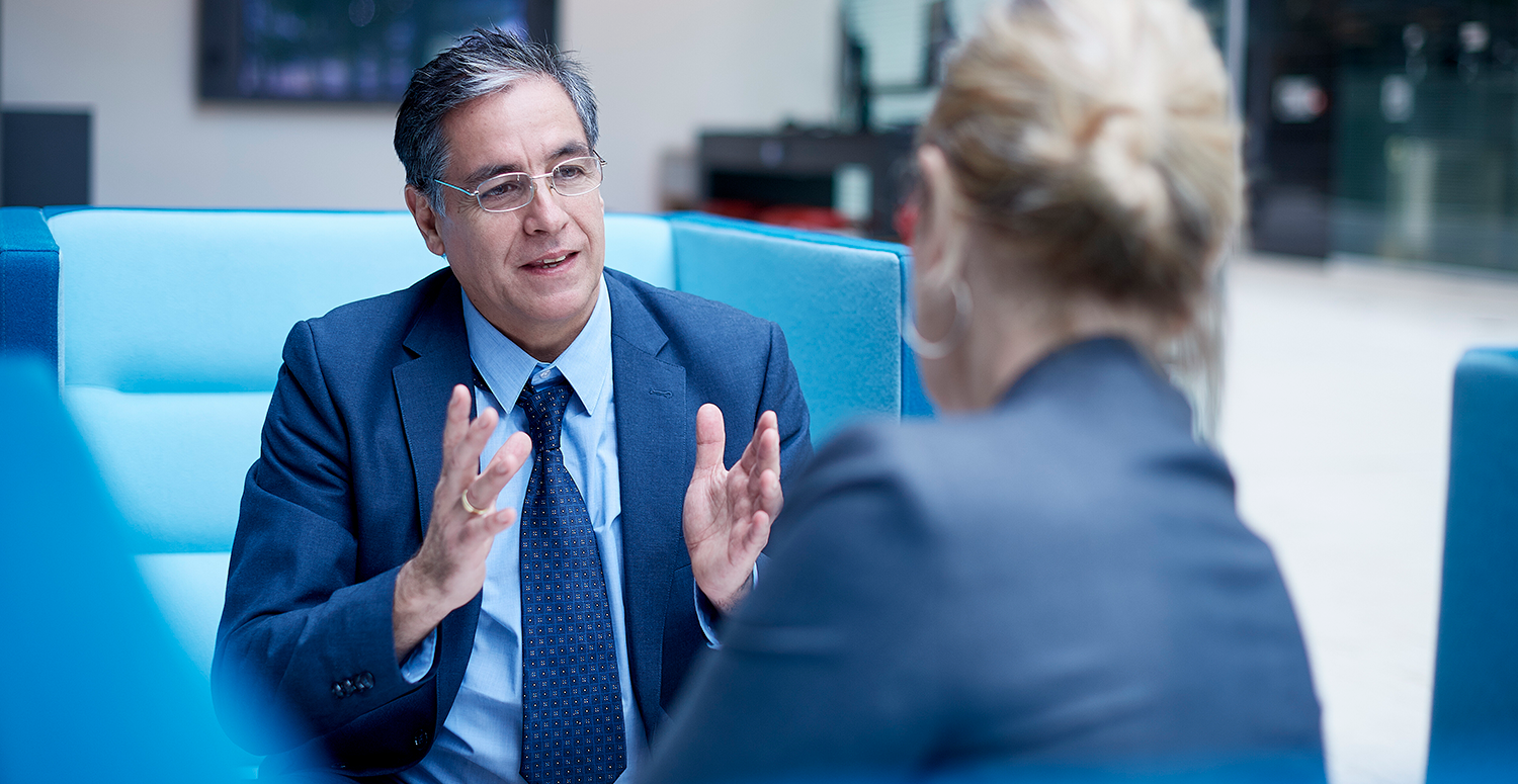 Como pedir um aumento salarial sem se comprometer na empresa