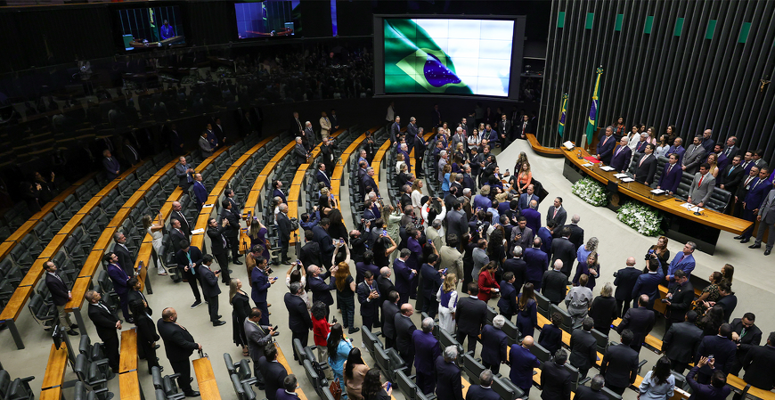 Congresso analisa PL que paga 13º salário para beneficiários do Bolsa Família Congresso analisa PL que paga 13º salário para beneficiários do Bolsa Família