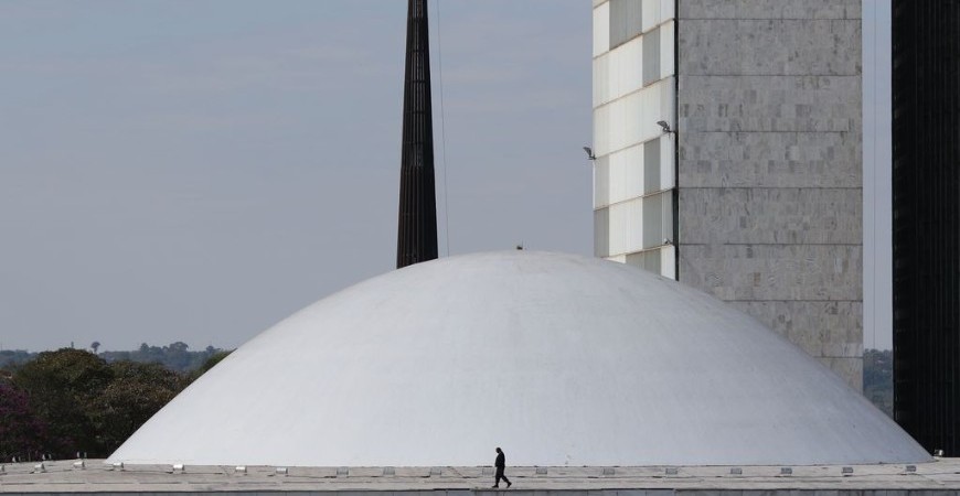 Prorrogada por 60 dias MP que zera alíquota do IR a estrangeiros