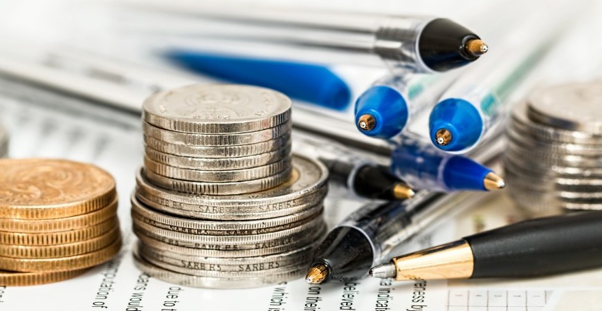 13º salário: com renda extra chegando, empresas podem aproveitar para negociar dívidas com consumidores