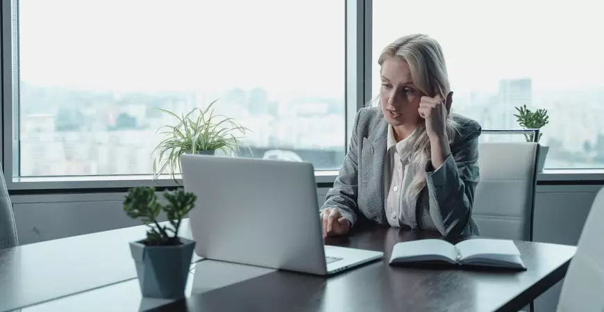Conta PJ ou PF? Entenda as diferenças e qual delas faz mais sentido para freelancers 
