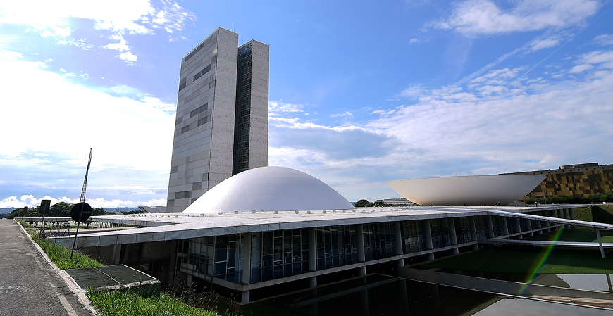 Discussão a respeito da contribuição sindical trava comissão no Senado