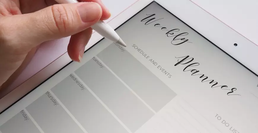  Guia completo para organizar o cronograma de trabalho no período de festas de fim de ano