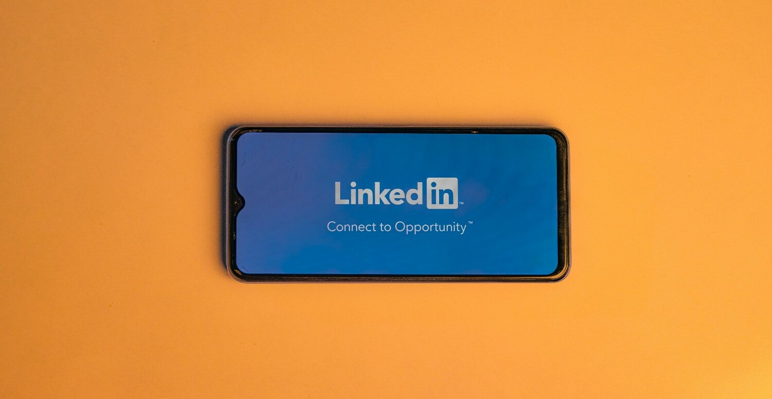 Currículo e LinkedIn: ingresso de recém-formados no mercado de trabalho