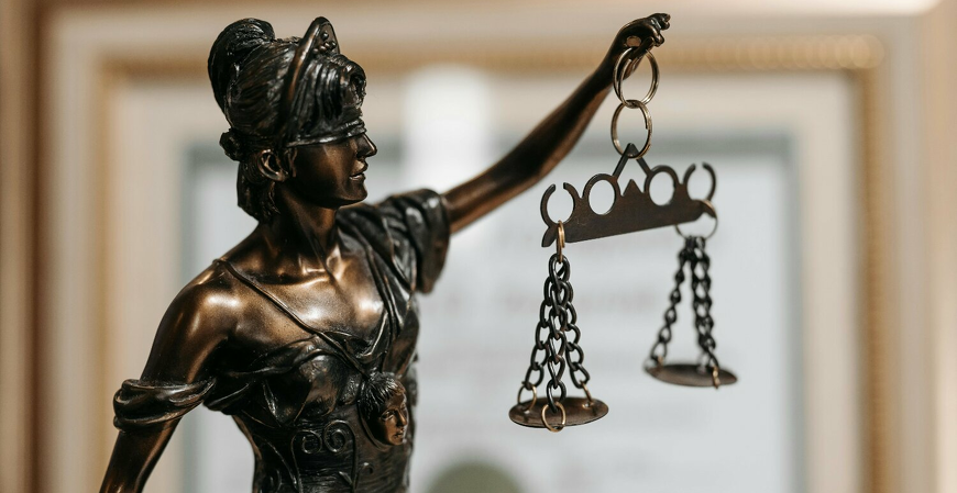 Entre a fragilidade jurídica e a desordem processual: a decisão do TST e o colapso do juízo universal na recuperação judicial