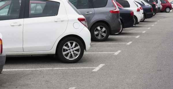 Gratuidade de estacionamento para trabalhadores é caso para Justiça comum