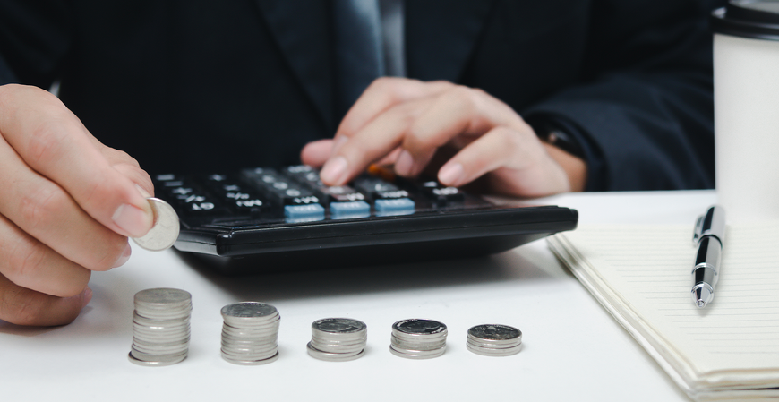 Despesas com juros consomem quase metade do que Governo arrecada com impostos, afirma boletim do Tesouro