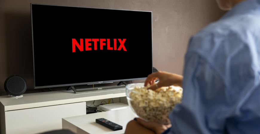 Dia do Contador é celebrado neste domingo (22); comemore com séries e filmes sobre a profissão