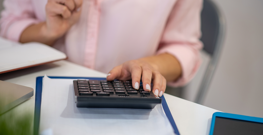 Empregada será indenizada após cair em malha fina por culpa de empresa que não entregou a declaração de seu IRRF à RFB