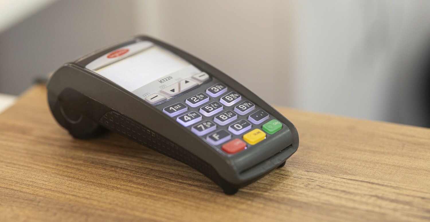 DIRF 2024: empresas com máquinas de cartão de crédito precisam entregar