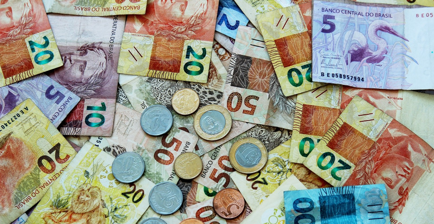 Receita Federal realiza operação em escritório de contabilidade para combater fraudes na DIRPF 