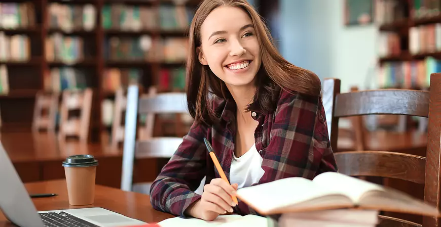 Estagiários e jovens aprendizes têm direito a benefícios previdenciários: saiba como aproveitá-los