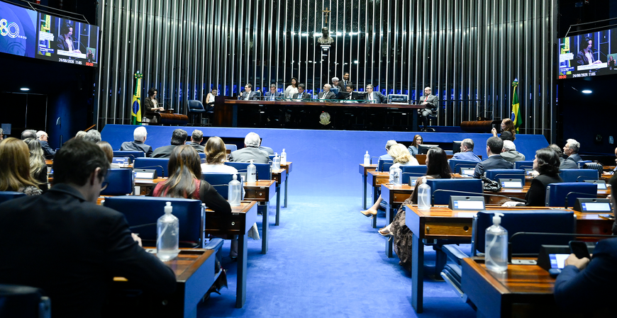 Fim da escala 6x1: PEC avança no Senado com parecer favorável
