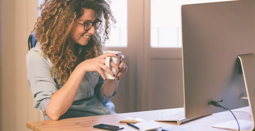 Buscas por vagas de emprego em home office continuam em alta no Brasil, aponta pesquisa