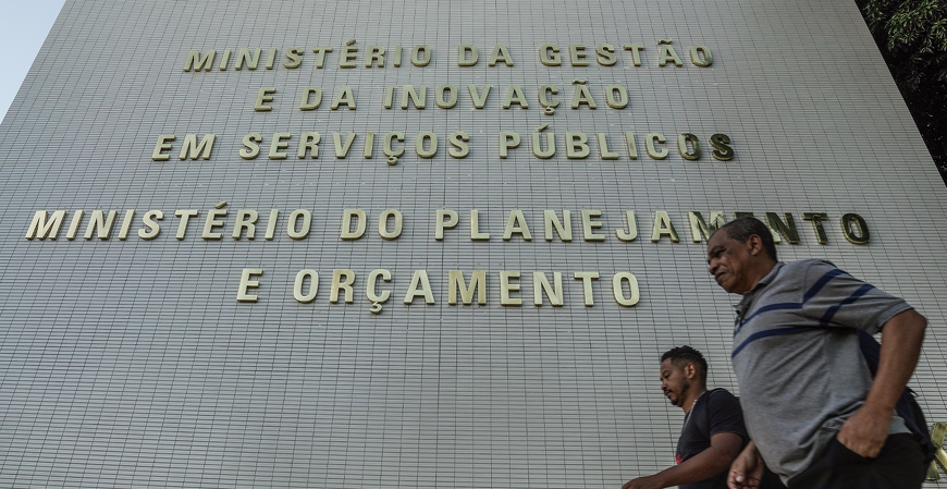 Governo reduz gastos com subsídios em 2024