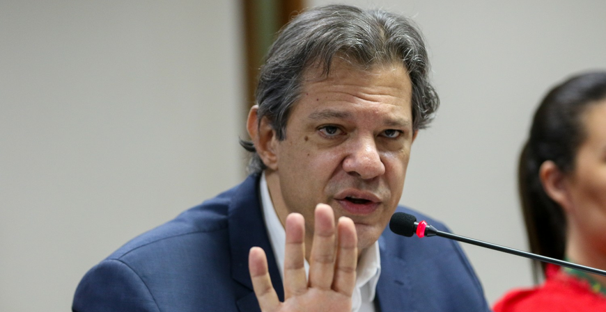 Ministro da Fazenda anuncia revisão na faixa de isenção do Imposto de Renda em 2024