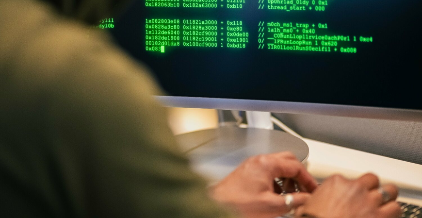 IA está mudando os ataques digitais e pequenas empresas também estão na mira