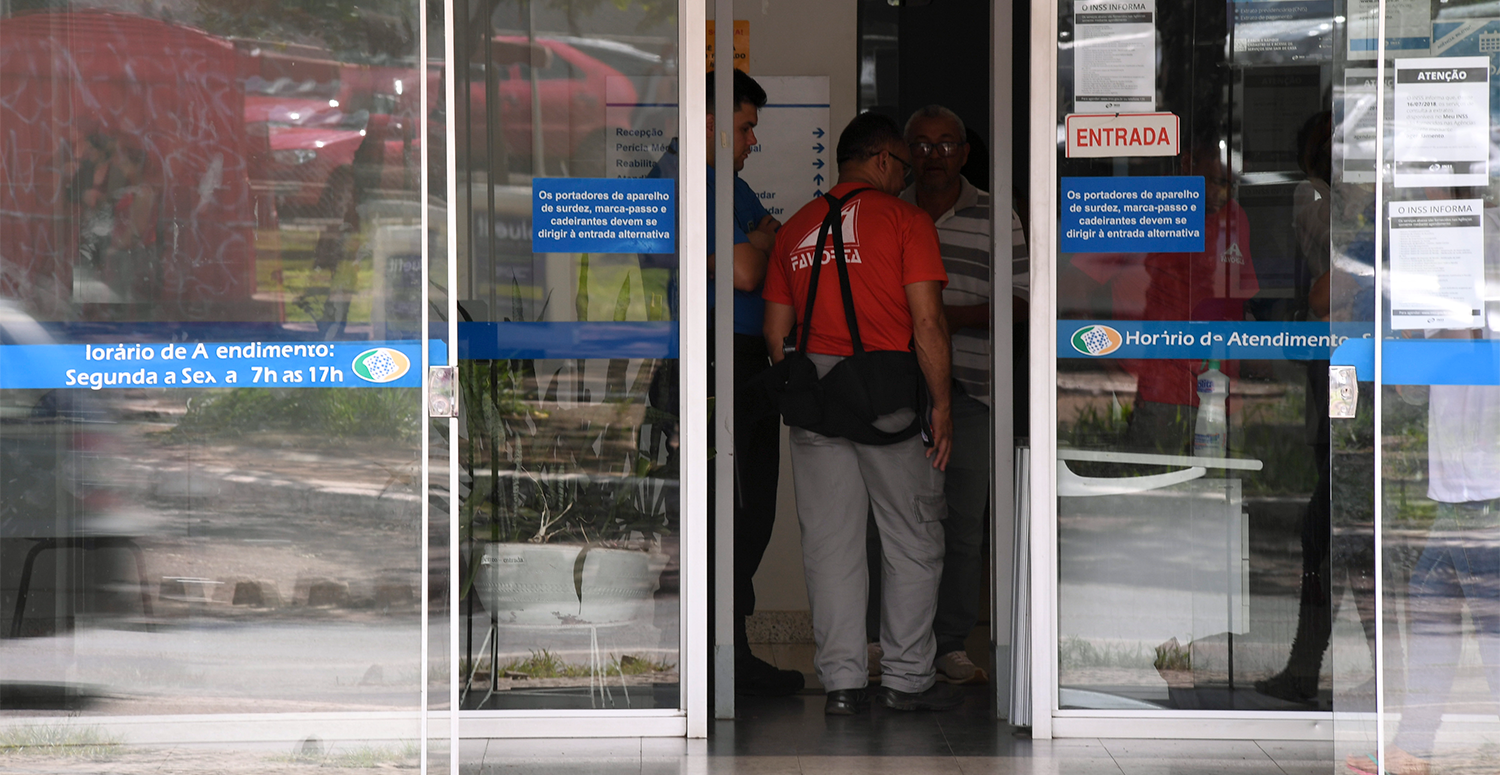 INSS suspeita que filas de benefícios diminuíram mas fraudes aumentaram