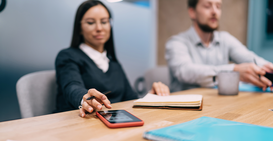 Entenda se é possível fazer a declaração do IR pelo celular