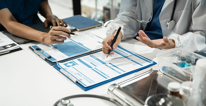 Recibos médicos em papel não valem mais no IR 2025: veja o que muda