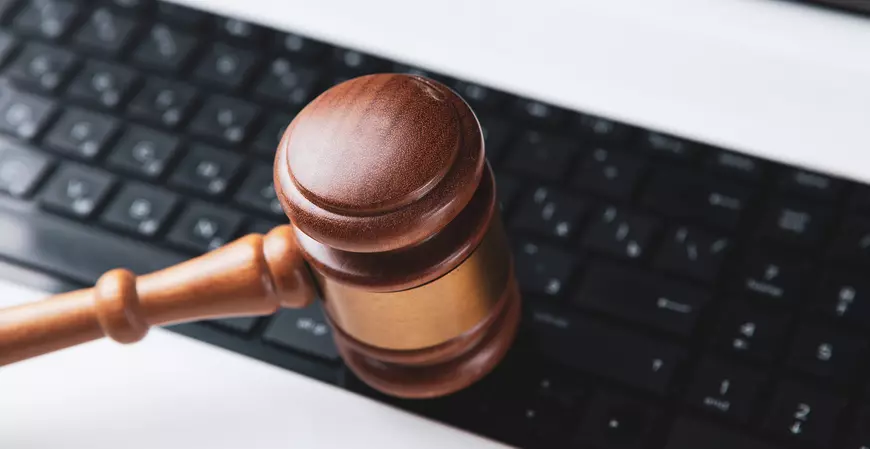 Receita Federal realiza novo leilão na próxima semana com celulares, carros e vinhos; veja como participar