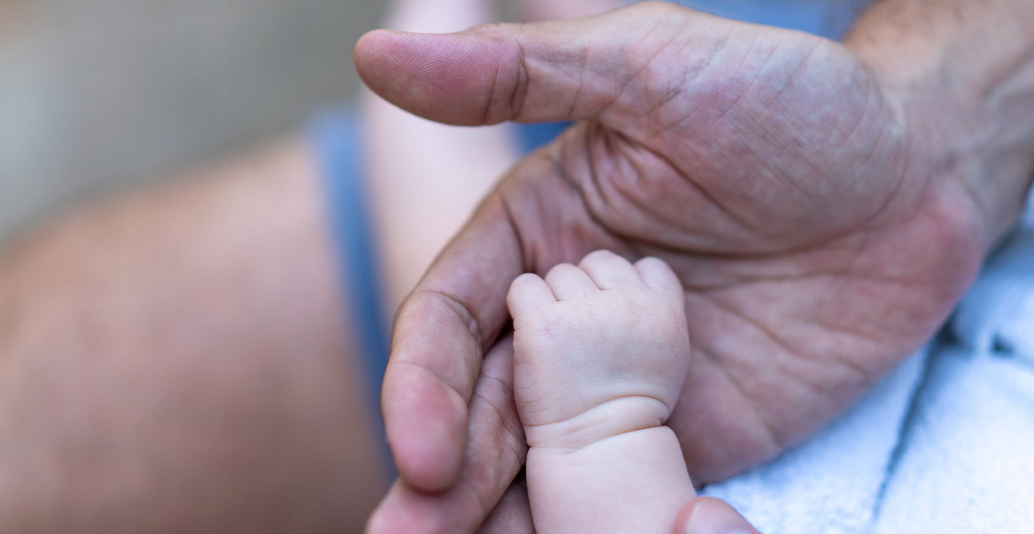 Licença-paternidade 2026: isso muda a sua carreira?