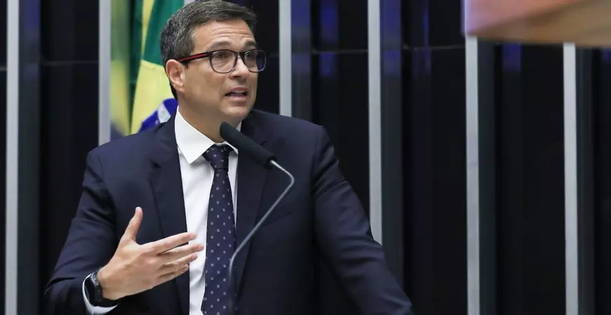 Copom reduz taxa básica de juros para 13,25% e Selic registra primeira queda em 3 anos